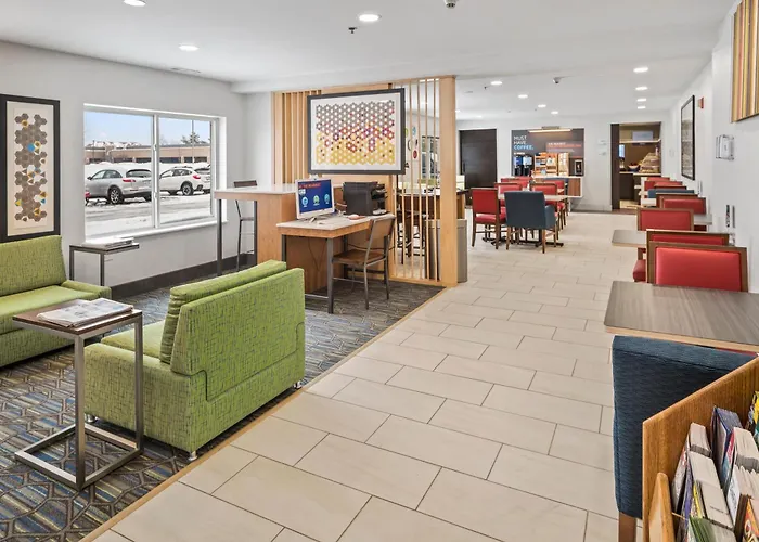 Express Chicago Northwest-vernon Hills By Ihg