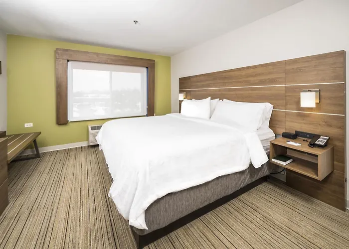 Express Chicago Northwest-vernon Hills By Ihg Hotel