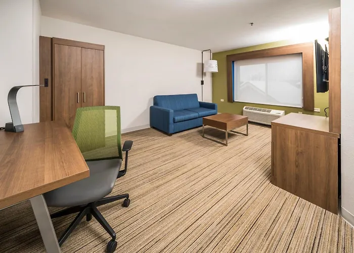Hotel Express Chicago Northwest-vernon Hills By Ihg