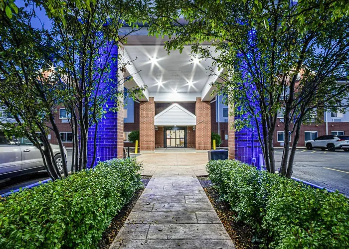 Hotel Express Chicago Northwest-vernon Hills By Ihg