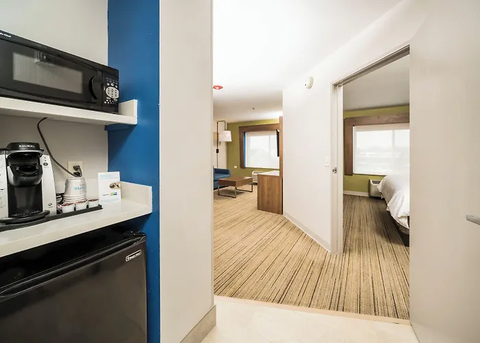Express Chicago Northwest-vernon Hills By Ihg 2* Vernon Hills