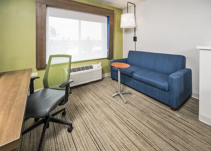 Hotel Express Chicago Northwest-vernon Hills By Ihg 2*