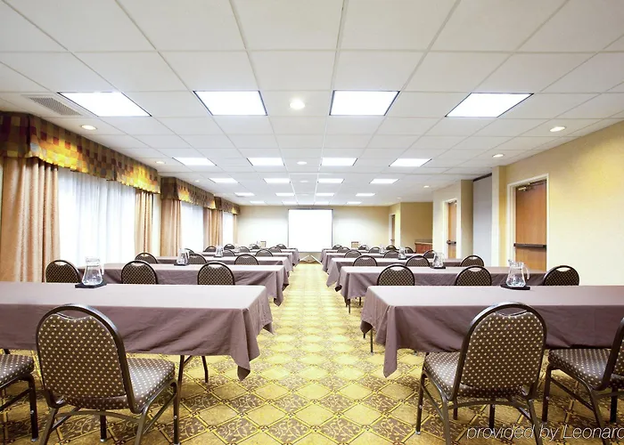 Hotel Express Chicago Northwest-vernon Hills By Ihg 2*