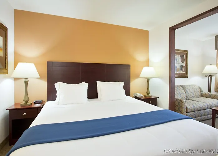 Express Chicago Northwest-vernon Hills By Ihg 2*