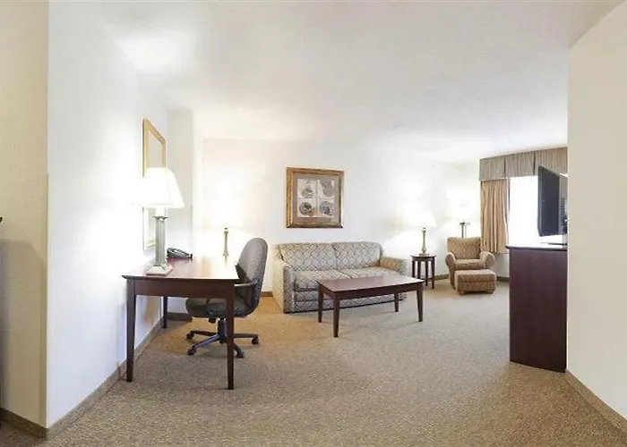 Hotel Express Chicago Northwest-vernon Hills By Ihg Vernon Hills