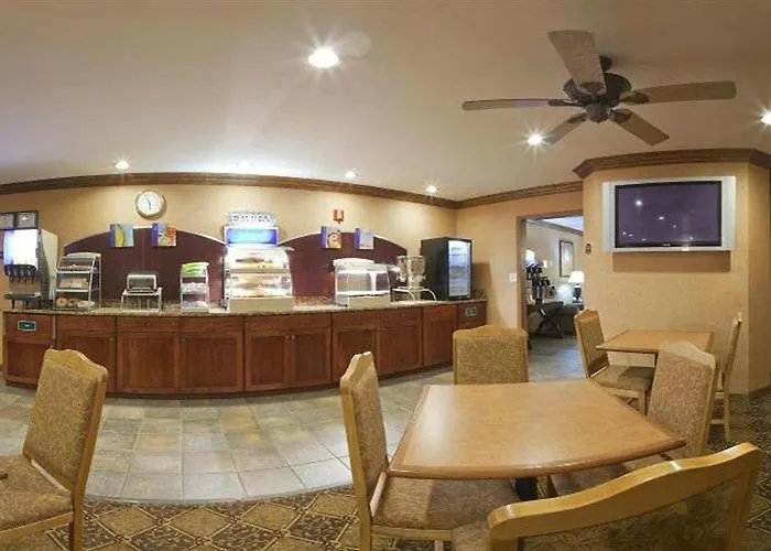 Hotel Express Chicago Northwest-vernon Hills By Ihg