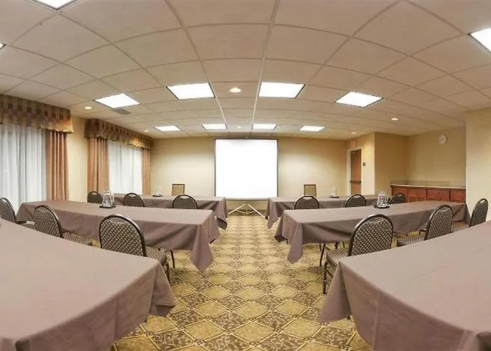 Express Chicago Northwest-vernon Hills By Ihg Vernon Hills