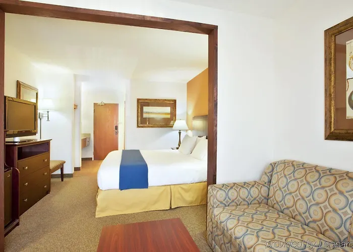 Express Chicago Northwest-vernon Hills By Ihg 2*